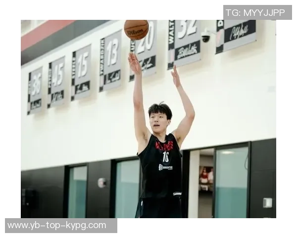 今天的表现如何杨瀚森幽默回应自评NobadSoSo引发共鸣